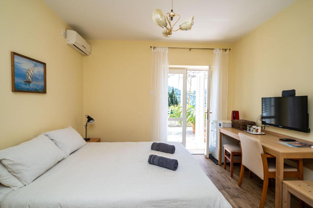 Rooms and Apartment Nike - 2