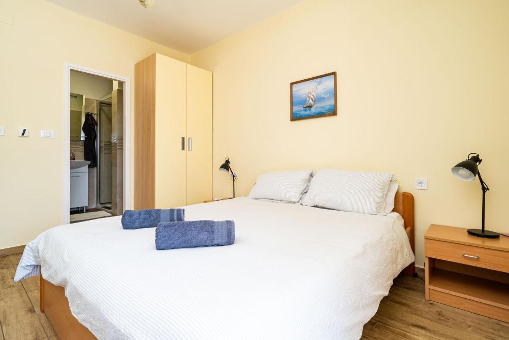 Rooms and Apartment Nike - 11