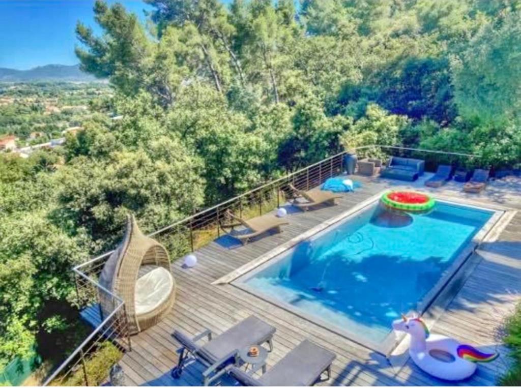 Zdjęcie z galerii obiektu Villa luxe cote d’azur w mieście Solliès-Ville