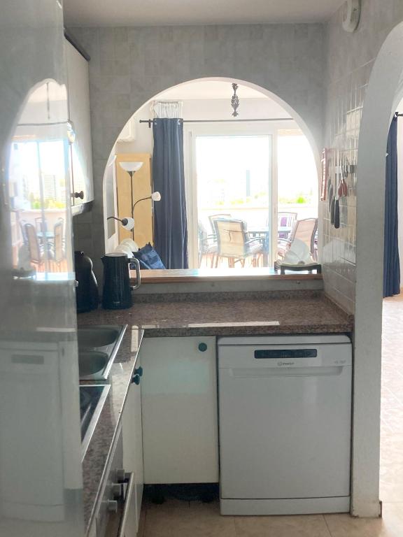 Kuchyňa alebo kuchynka v ubytovaní Apartamento 2 dormitorios Pueblo Evita