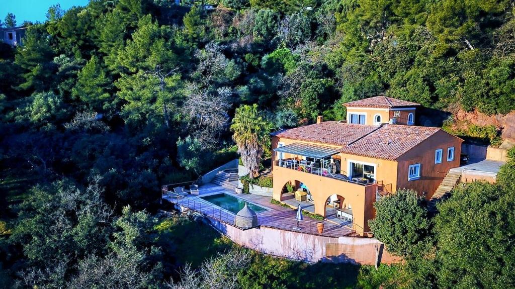 Zdjęcie z galerii obiektu Villa luxe cote d’azur w mieście Solliès-Ville