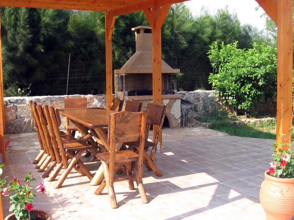Κήπος έξω από το Maria's Studios 