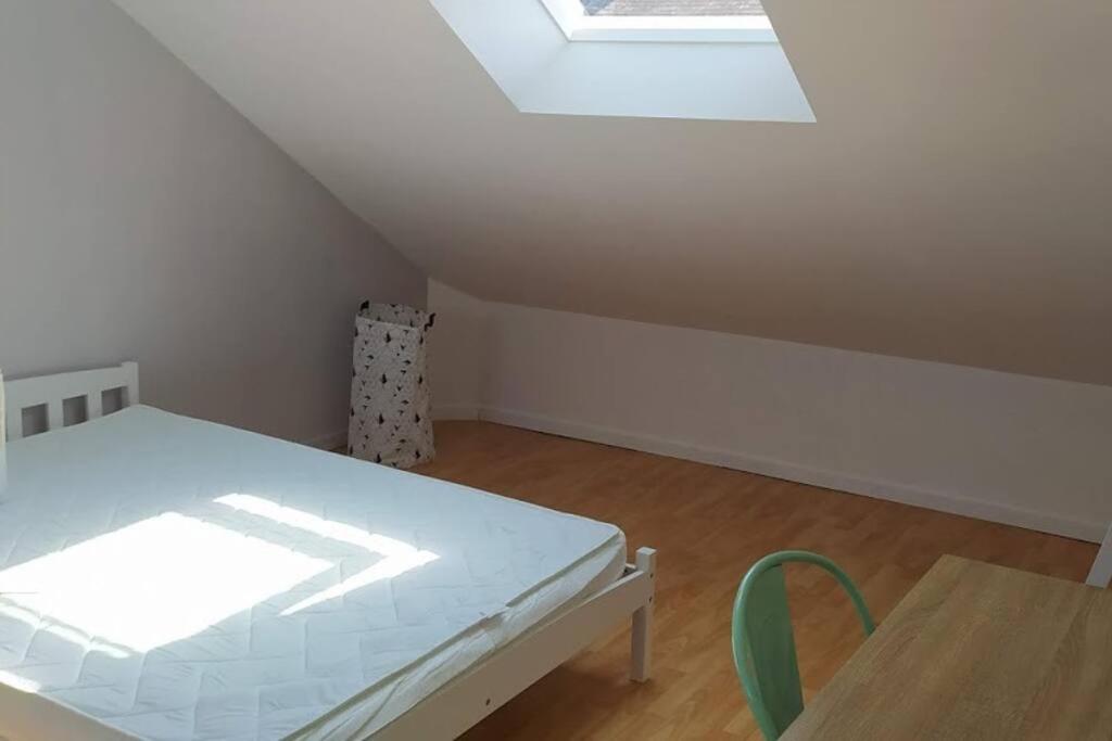 Posteľ alebo postele v izbe v ubytovaní Maison 6 chambres avec jardin à Angers