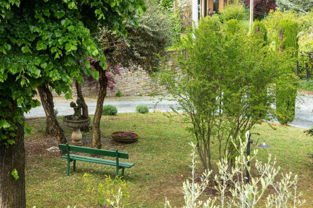 A garden outside Alba Morus