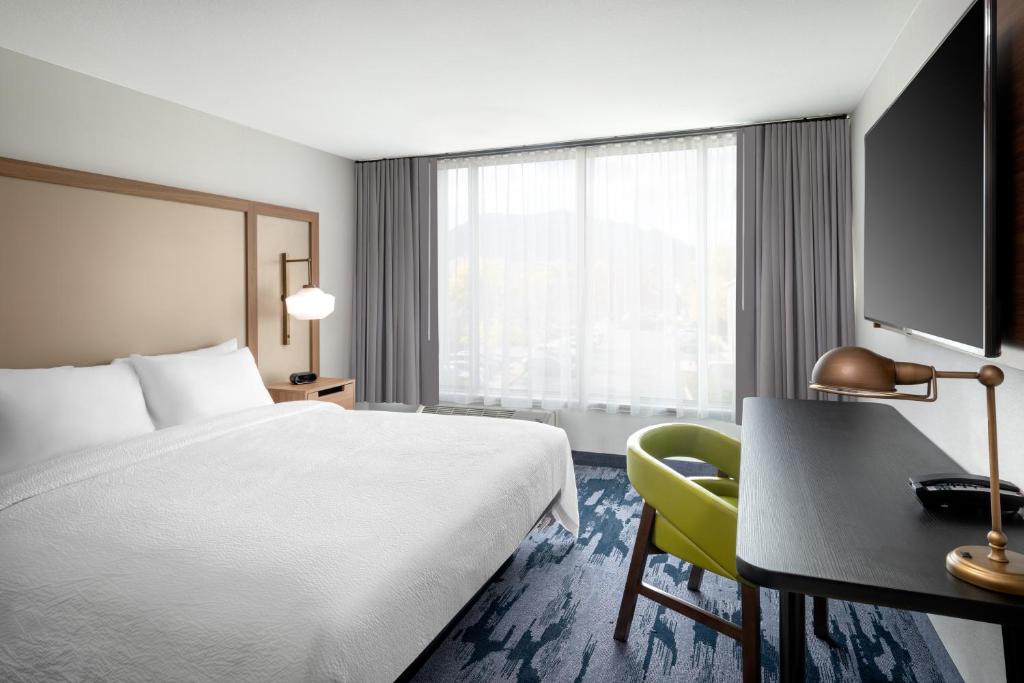 Postel nebo postele na pokoji v ubytování Fairfield Inn & Suites Boulder