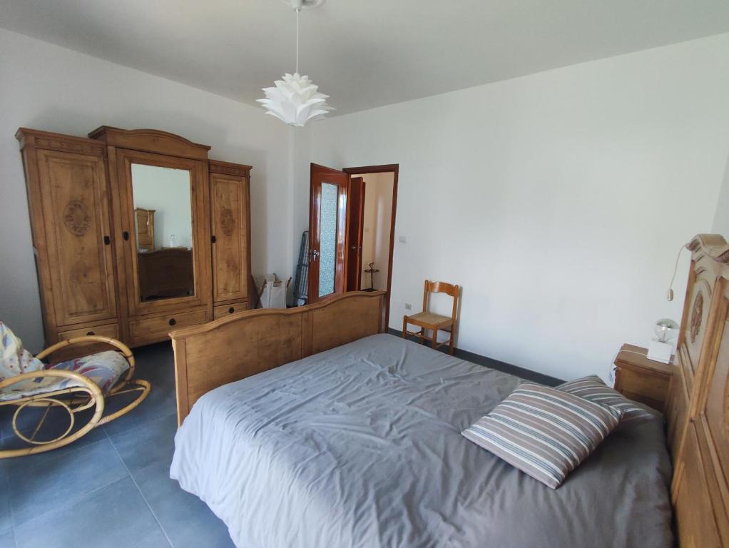 Postel nebo postele na pokoji v ubytování Stone Way Apartment