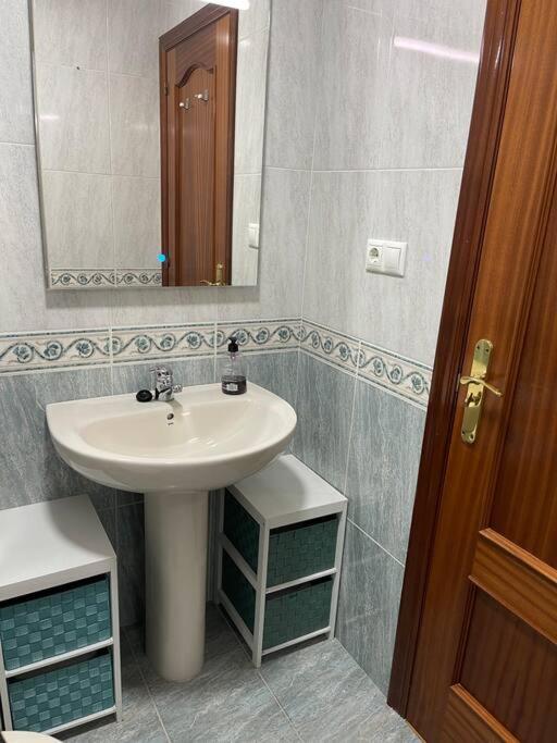 Koupelna v ubytování Acogedor apartamento en Gijón , VUT1020AS