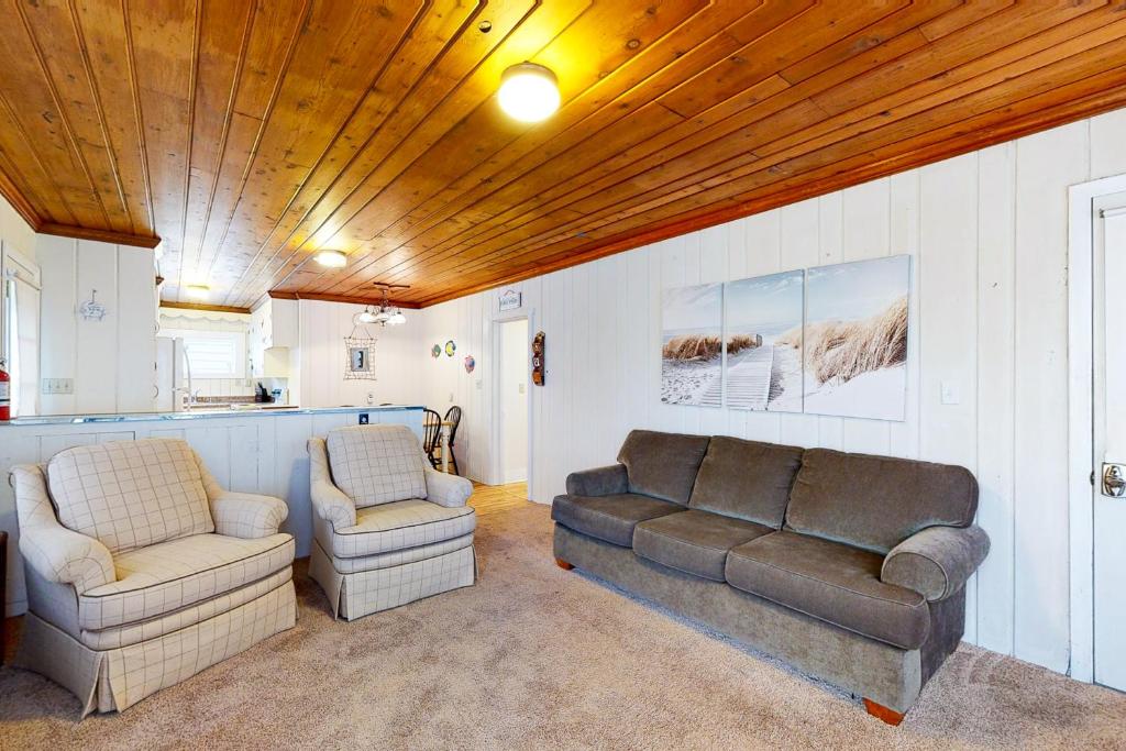 Unit B 2004 Town of Dewey Beach 2004 Coastal Hwy Unit B, Dewey