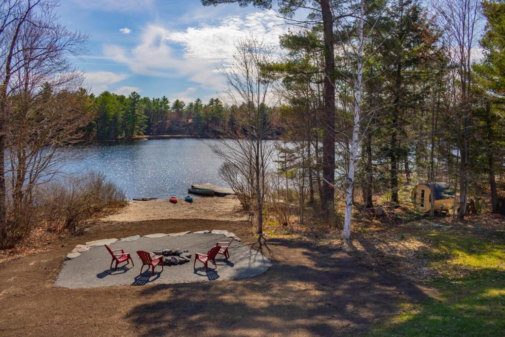 Perfect 3 bedroom waterfront muskoka cottage - Huis Met Drie Slaapkamers