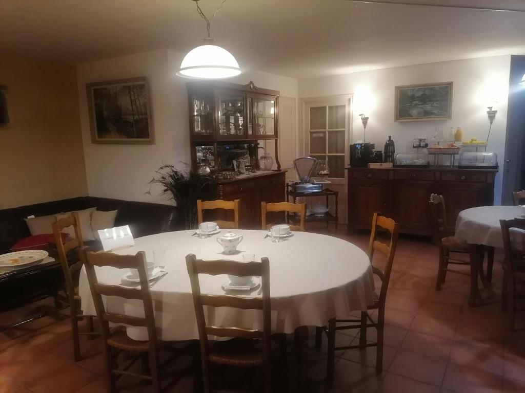 Kuchyň nebo kuchyňský kout v ubytování Frairie Du Divit