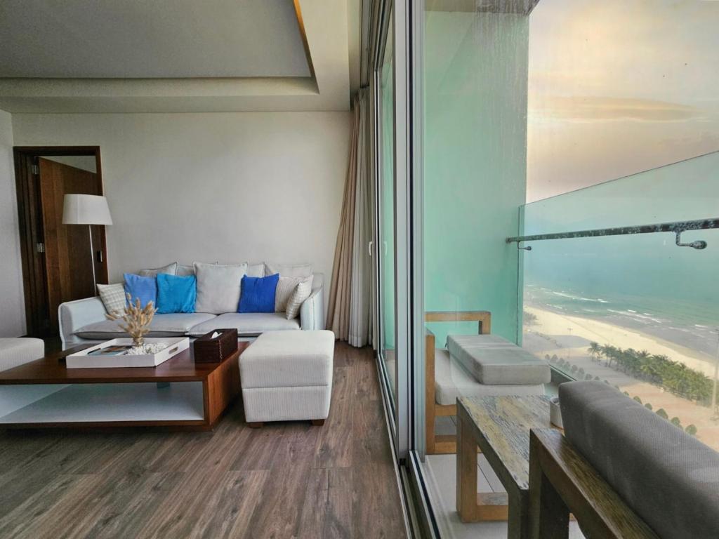 Stunning 2BDR Apartment Ocean View! Rooftop Pool, Danang Updated 2023