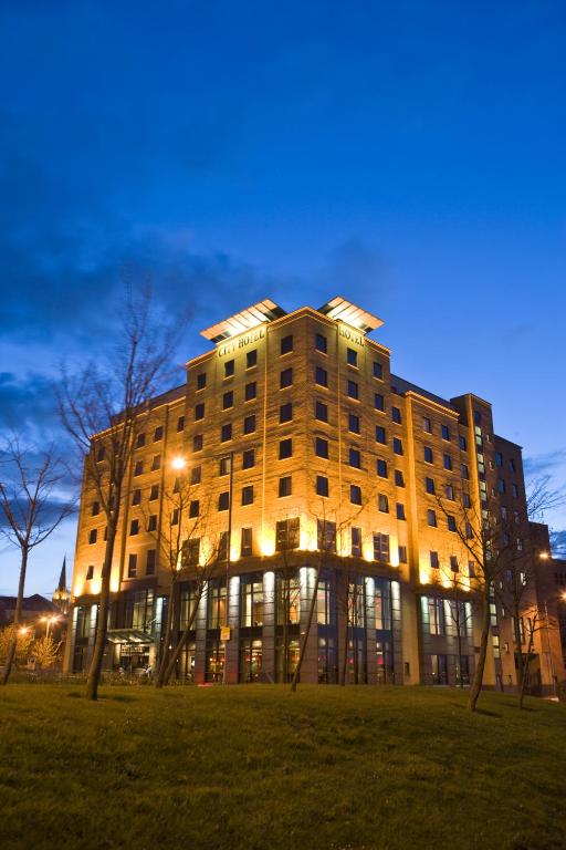 City Hotel