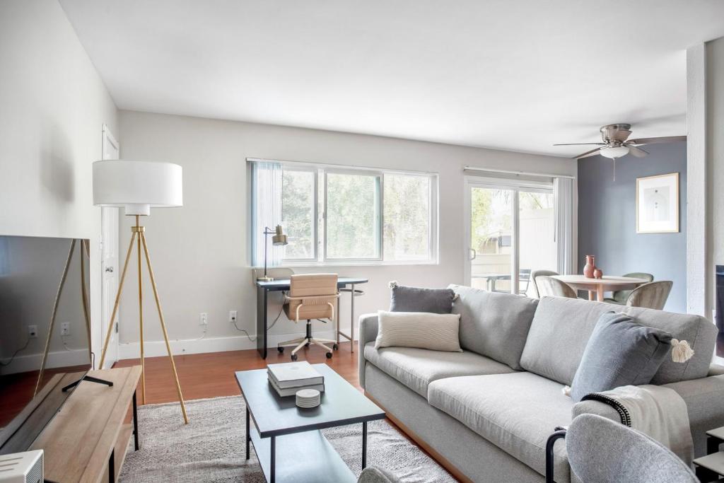 Χώρος καθιστικού στο Marina Del Rey 1br w gym bbq nr Venice Beach LAX-879