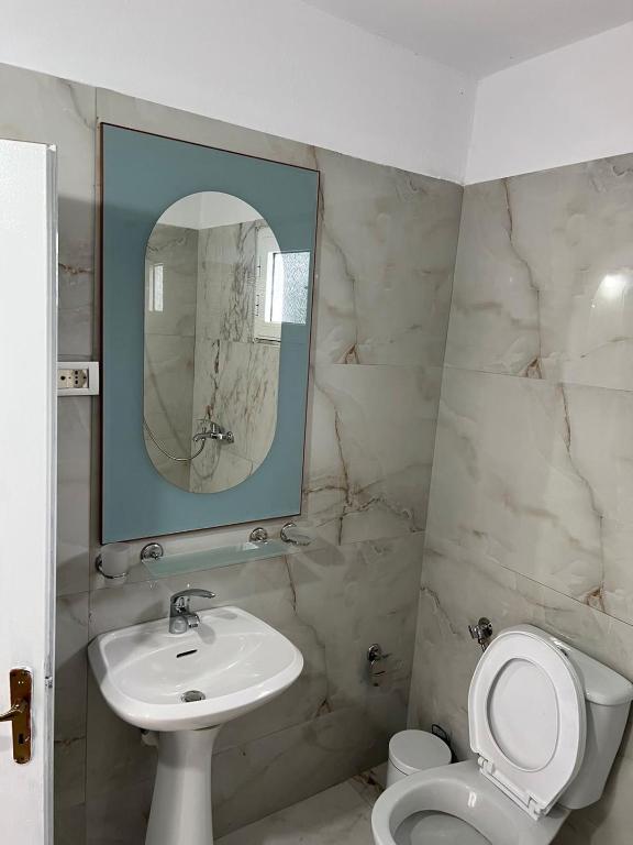 Village room - Image 3