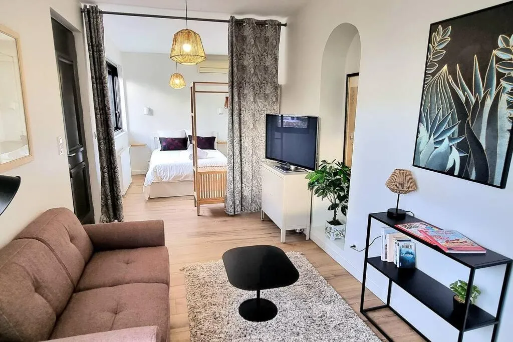Studio Chic & Garden - Climatisation - Wifi - TV- Parking