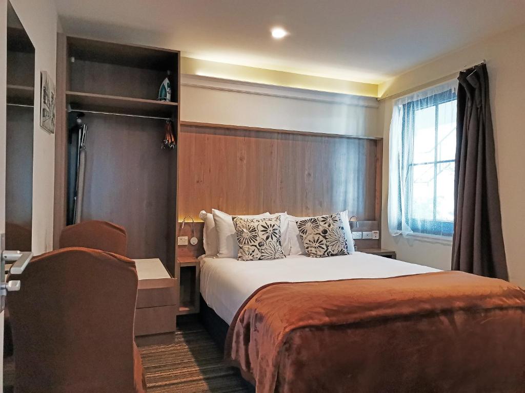 The Salisbury Business Class - Resim 31