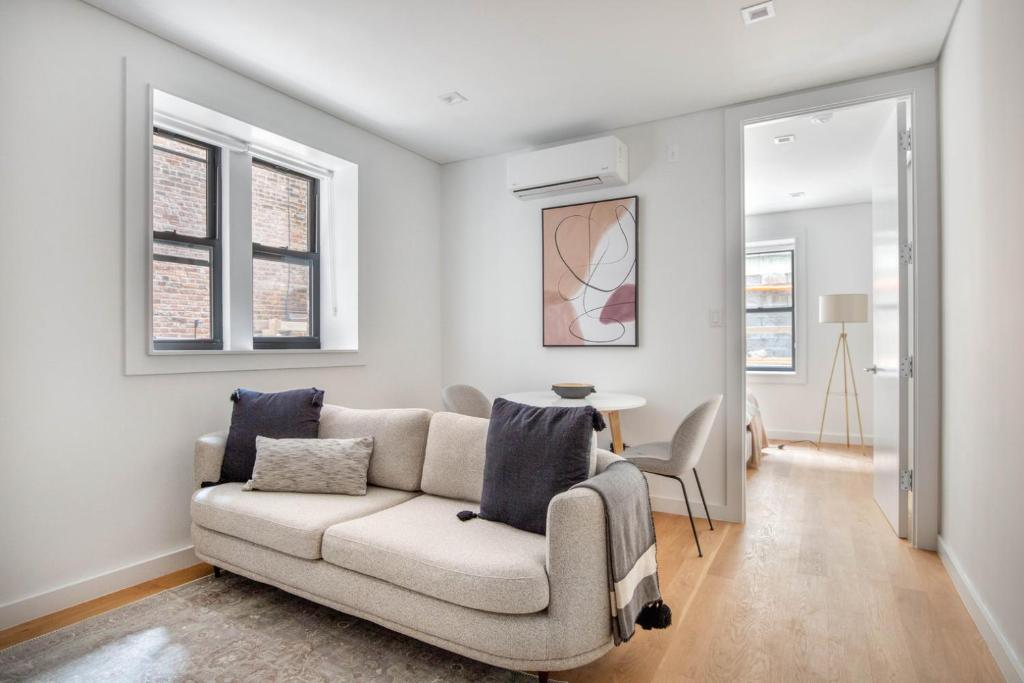 SoHo 1br w outdoor space in-unit wd NYC-1143 휴식 공간