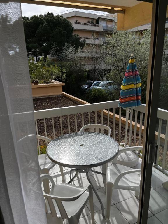 Balkón alebo terasa v ubytovaní STUDIO de VACANCES FREJUS PLAGE