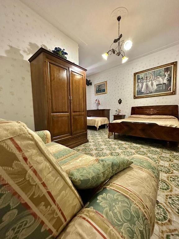 PENSIONE ITALIA - Chambre Familiale Avec Salle De Bains Privative