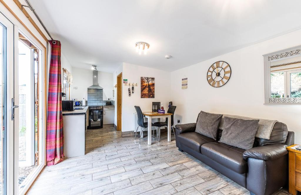 FAIRVIEW FARM Holiday Accommodation 14 Luxury Lodges,Cabins Suitable for Couples ,Families and Groups,Wedding Guests - Sleeps 2-65 guests in Ravenshead, Nottingham near Sherwood Forest set in 88 acres - 