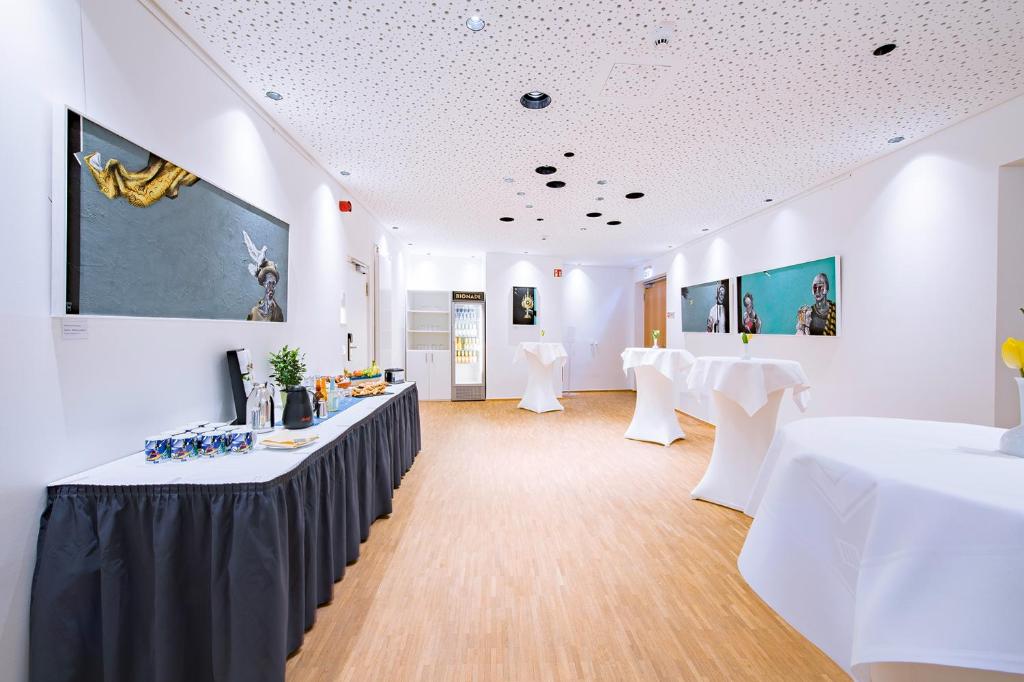 Hotel der Akademie Caritas-Pirckheimer-Haus - Resim 33