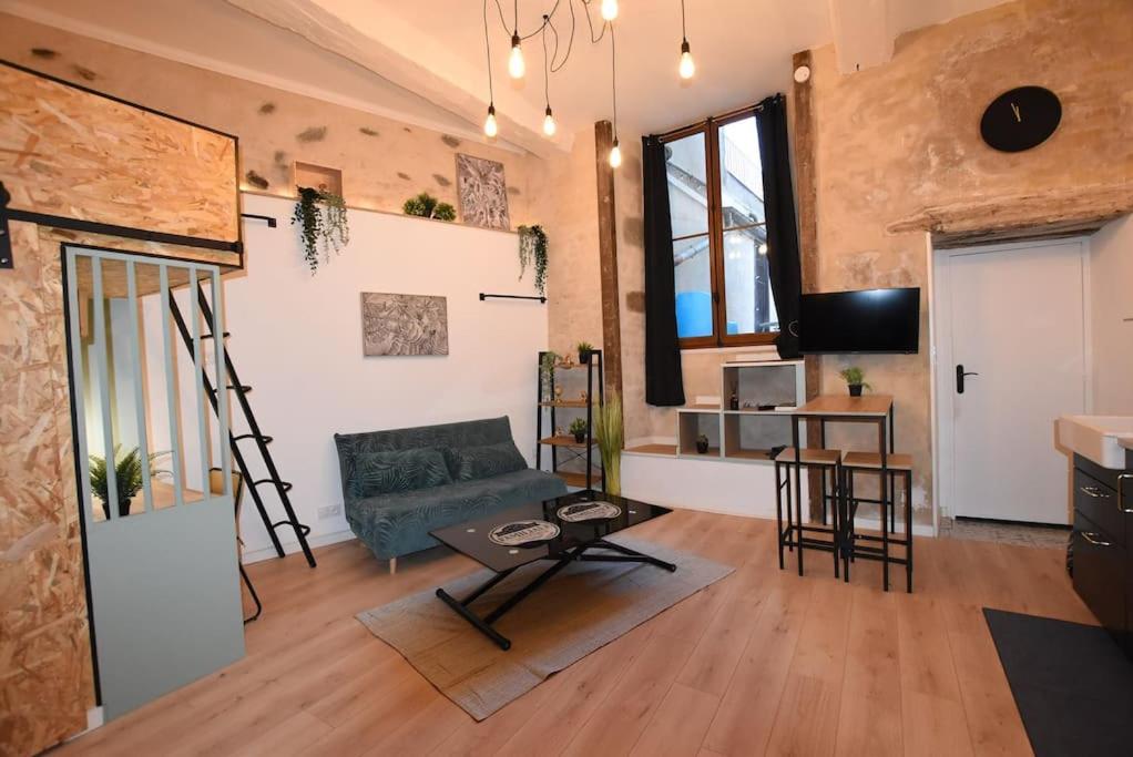 Fotografia z galérie ubytovania Le Saint-Louis, Type 1 bis, 2 personnes, terrasse v destinácii Rennes