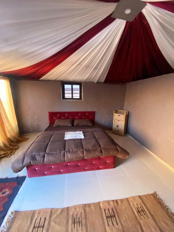 Wadi Rum Desert Base Camp - 私人浴室的家庭房
