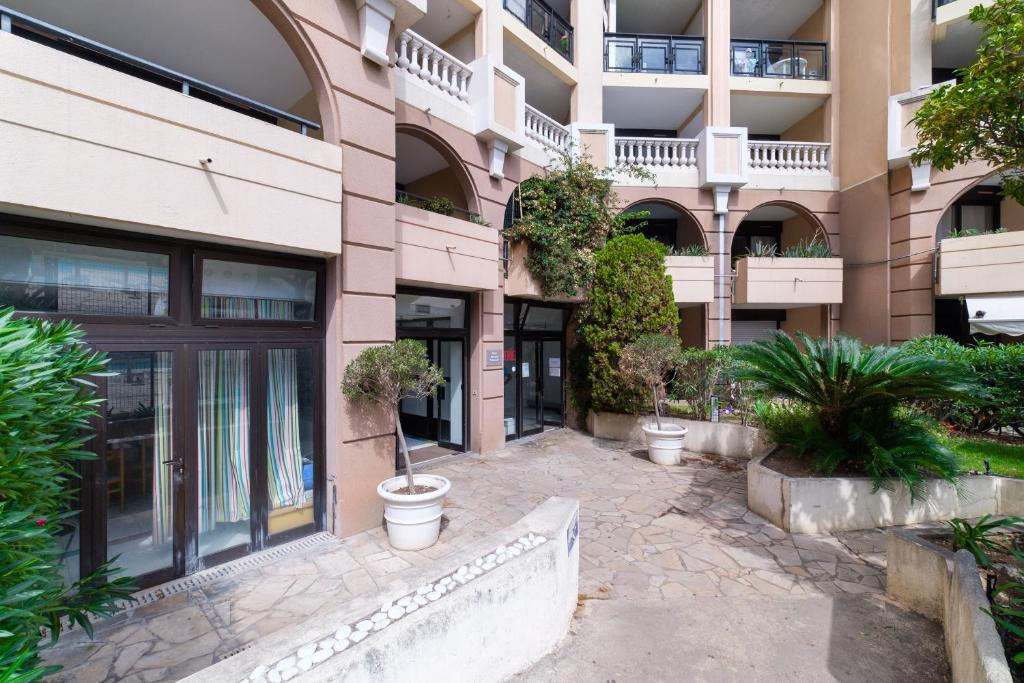 Budova, v ktorej sa apartmán nachádza