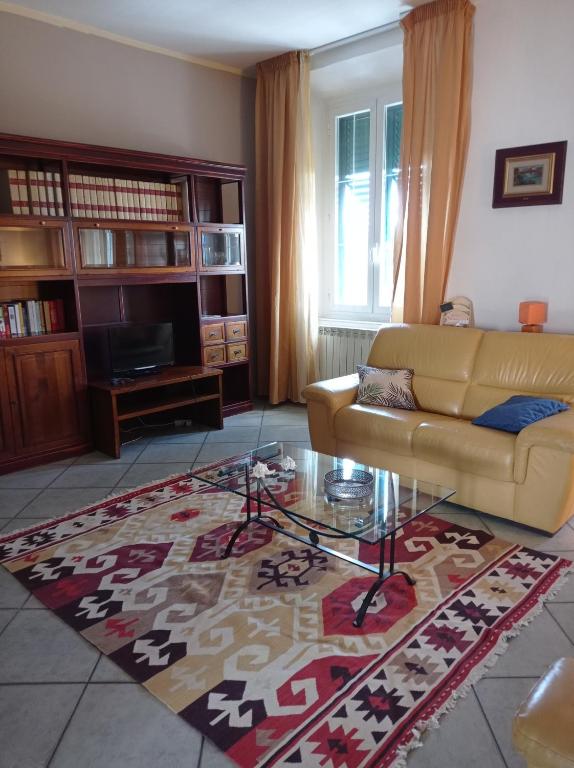 Posedenie v ubytovaní Appartamento con incantevole vista mare