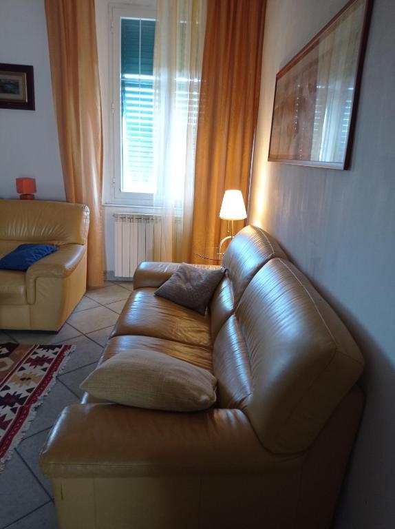 Posedenie v ubytovaní Appartamento con incantevole vista mare