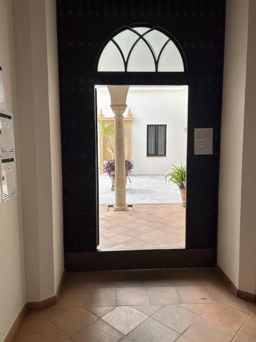 Fotografie z fotogalerie ubytování Dúplex en casco histórico, terraza, garaje, Wi-Fi v destinaci Sanlúcar de Barrameda