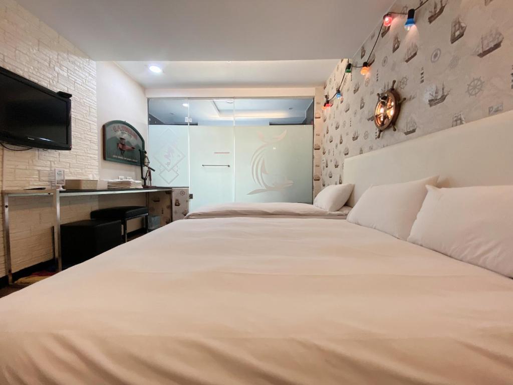 Love River Inn - Triple Room With Bath