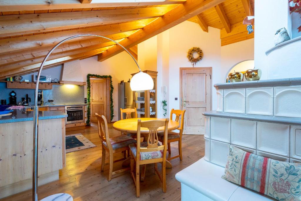 Kuchyň nebo kuchyňský kout v ubytování Ferienwohnung Edelweiß mit Bergbahn unlimited