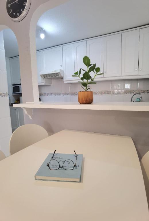 Kuchyň nebo kuchyňský kout v ubytování Apartament z dużym tarasem na pięknym osiedlu