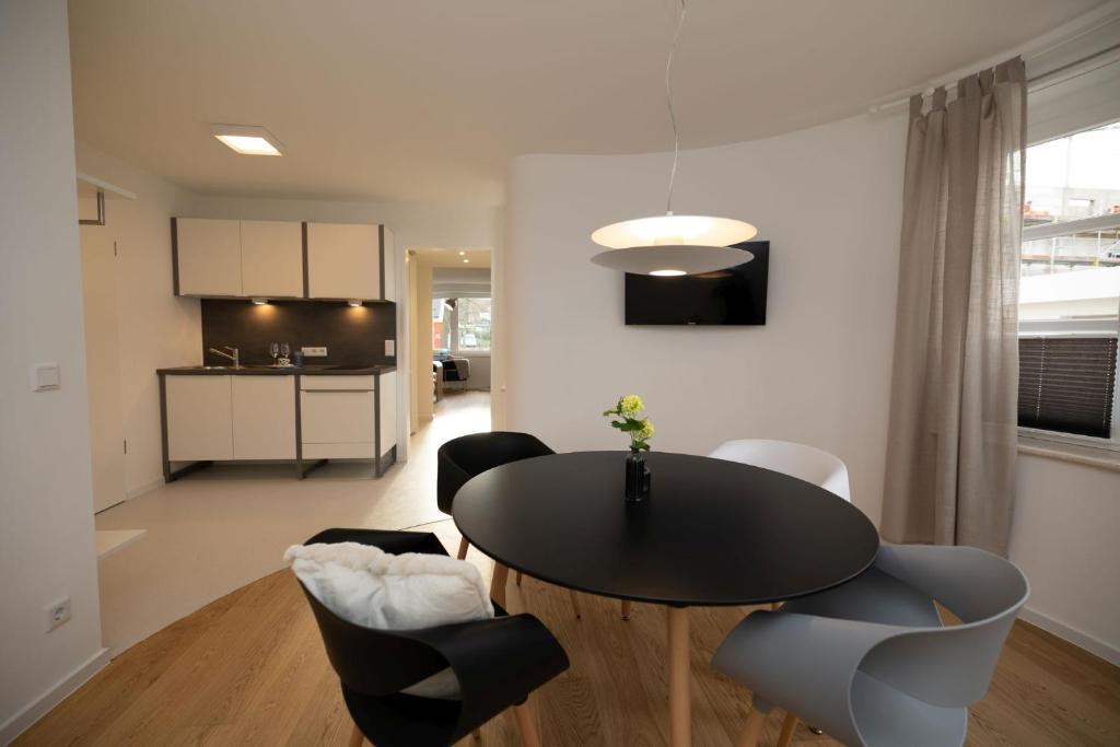 Kuchyň nebo kuchyňský kout v ubytování ArtRoom Boarding Apartment