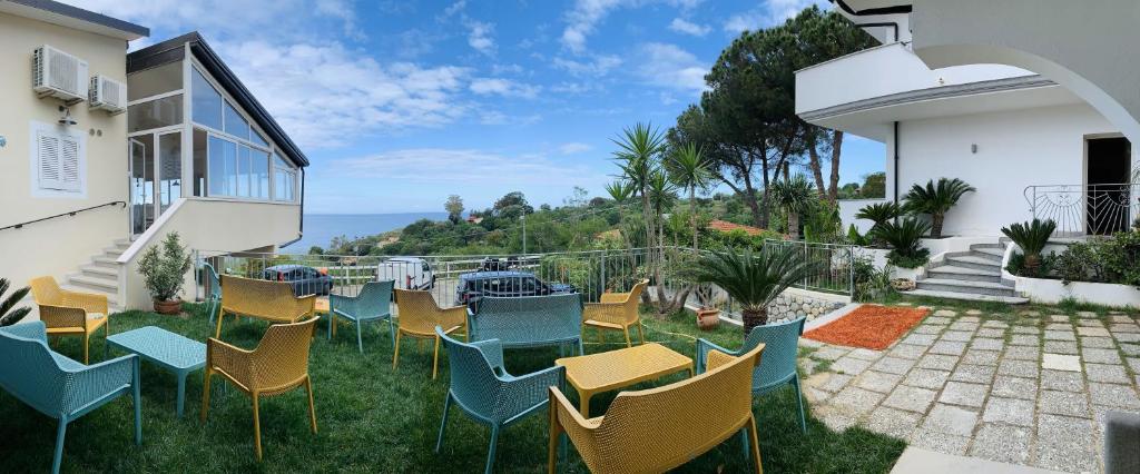 Vonkajšia záhrada v ubytovaní HOTEL MERCURIO SUL MARE - Fish restaurant and private beach