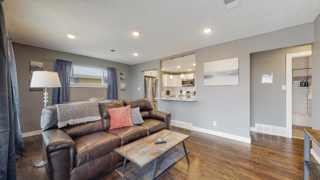 Denver 2 King Beds, Remodeled & Stylish Upper Unit, Denver (updated prices 2024)