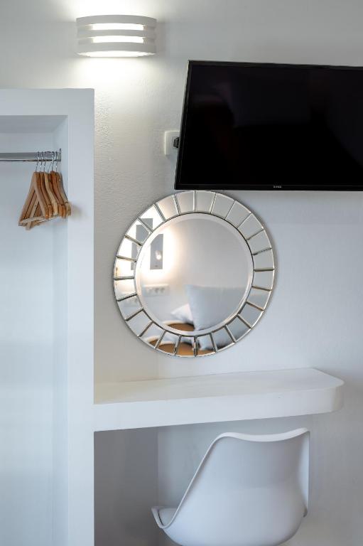 Fotografie z fotogalerie ubytování Christianna & George Luxury Hot Tub Apartment ve Fiře