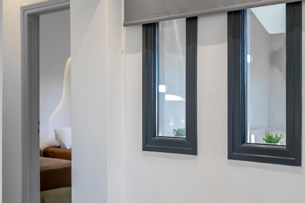 Fotografie z fotogalerie ubytování Christianna & George Luxury Hot Tub Apartment ve Fiře