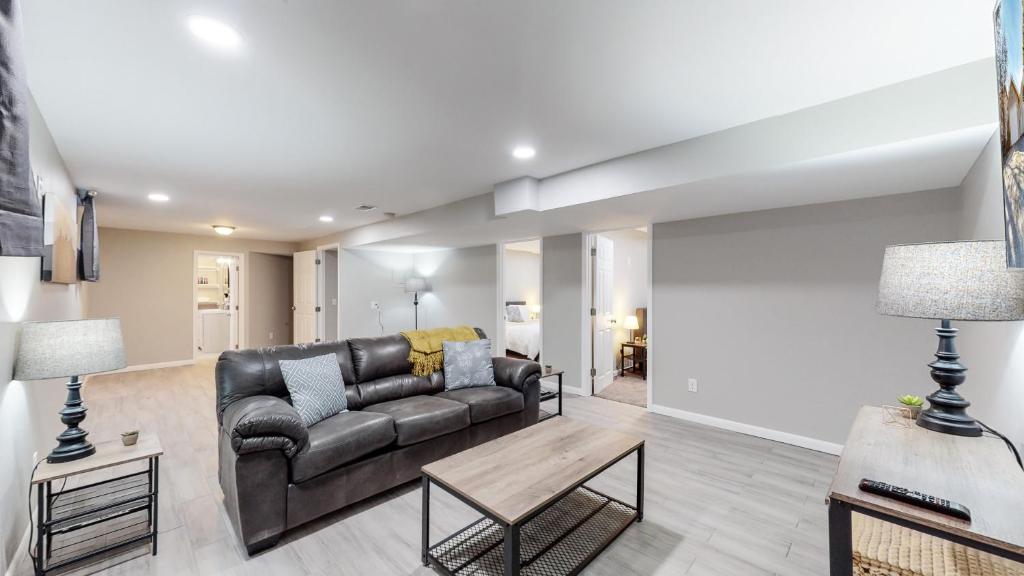 Holiday home Updated 6 King Bed Home Large Yard 4 TV & Garage, Denver