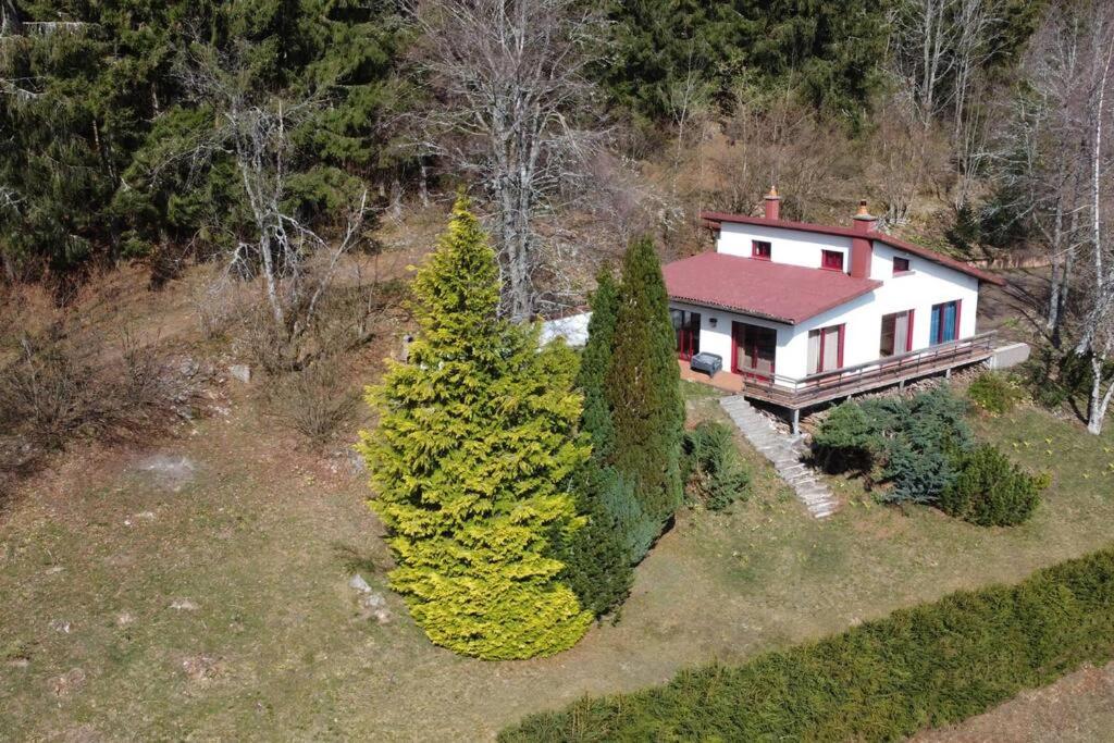 Vonkajšia záhrada v ubytovaní Maison d'altitude avec vue panoramique à Gérardmer