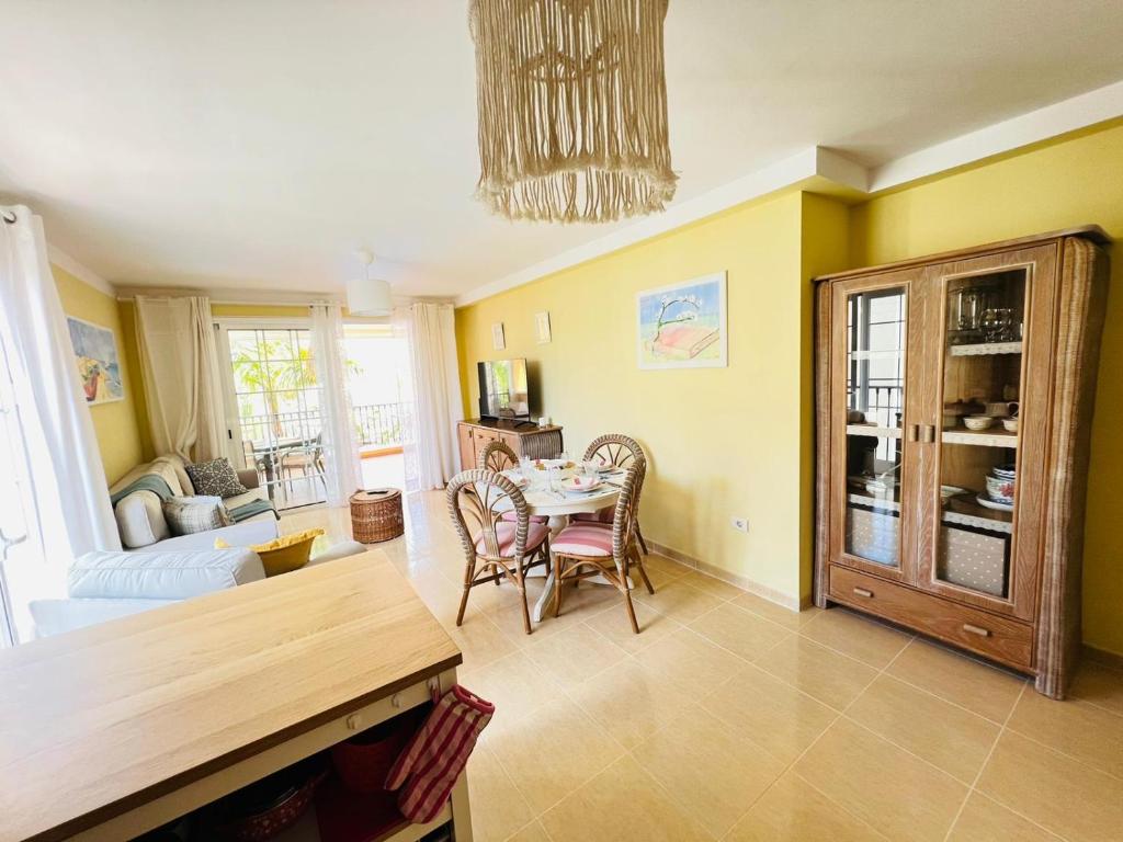 Kuchyňa alebo kuchynka v ubytovaní Laderas del Palmar Luxury