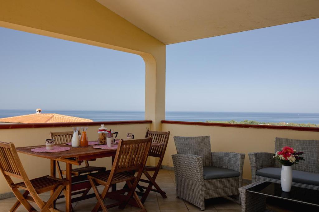 A general sea view or a sea view taken from the holiday home