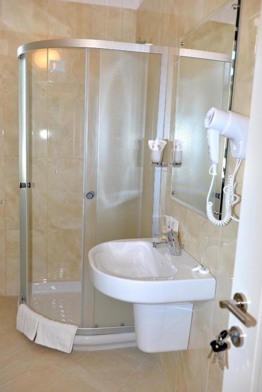 Grand White City Hotel - Image 3