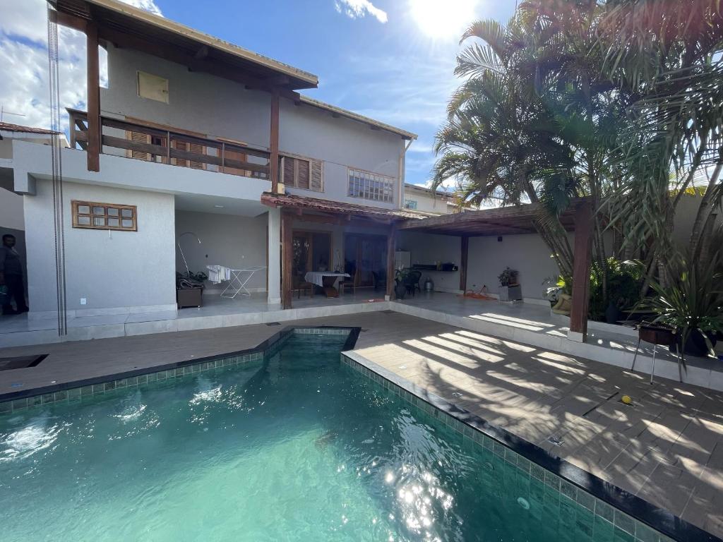 Πισίνα στο ή κοντά στο Casa Malta Goiânia