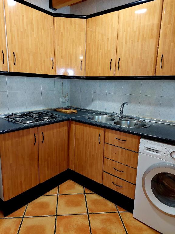 Kuchyň nebo kuchyňský kout v ubytování Casa Arroyo Los Ubios Arroyo Frio