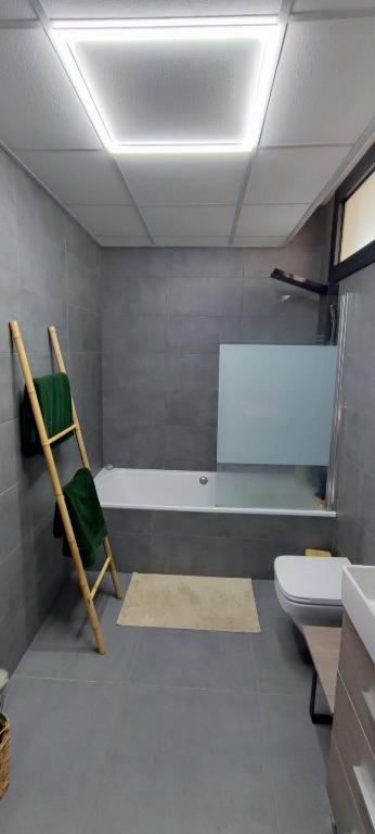 Fotografie z fotogalerie ubytování Chalet con piscina, terraza y barbacoa v destinaci Pallaresos