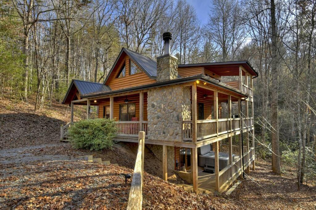 Cozy Cabin in BR Mountains 2 min to Toccoa River, Blue Ridge (updated