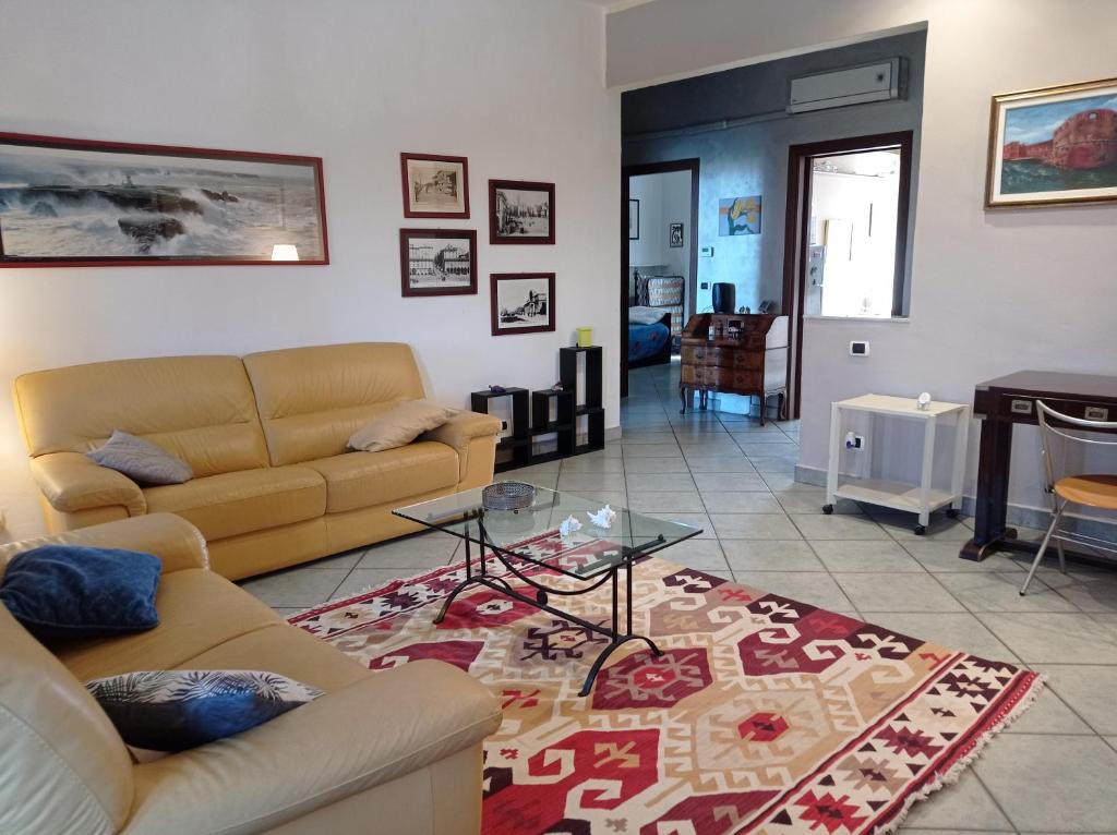 Posedenie v ubytovaní Appartamento con incantevole vista mare