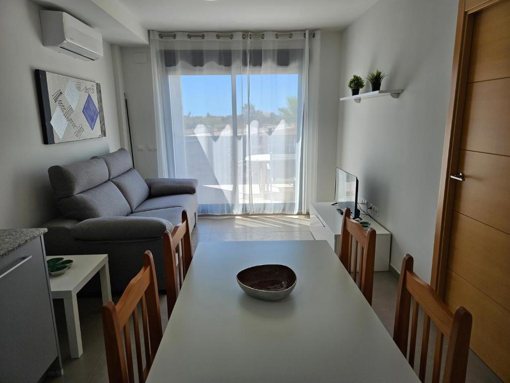 Posedenie v ubytovaní Realrent Neo Mediterráneo